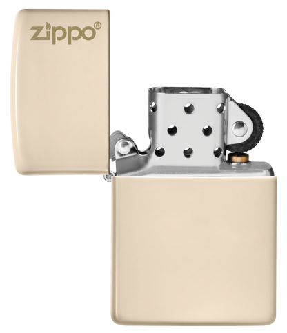 Briquet Zippo vue de face du briquet tempête Zippo Flat Sand avec logo éteint, sans flamme