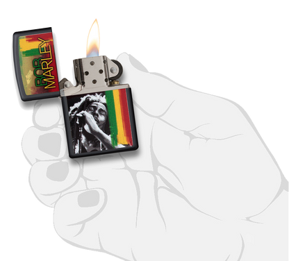 Briquet tempête Zippo Bob Marley dans une main pour représenter la taille du briquet