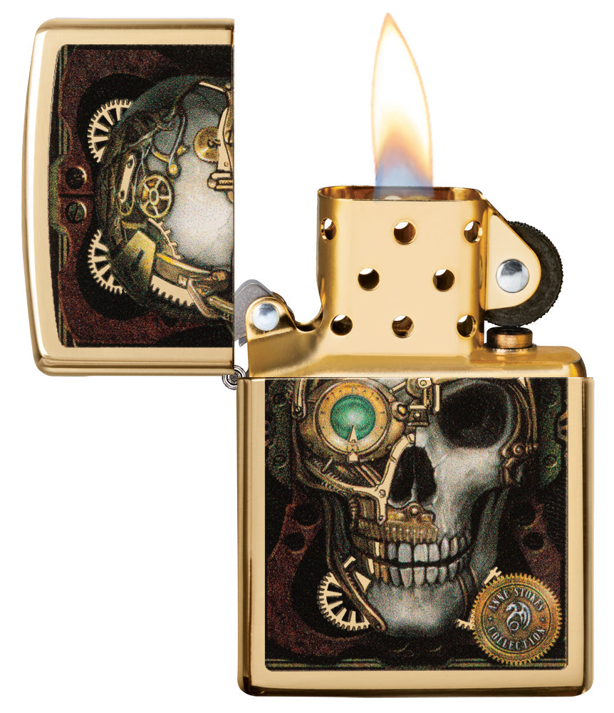 Vue de face du briquet tempête Zippo Anne Stokes ouvert, avec flamme